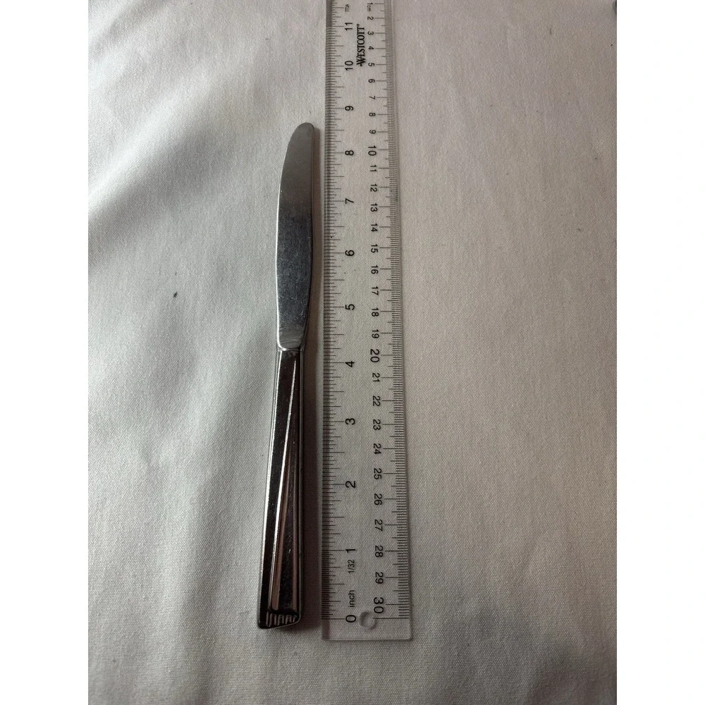 WM Rogers Set of 2 Stainless Steel Silver Dinner Knives Geometric Handle 8.5-in